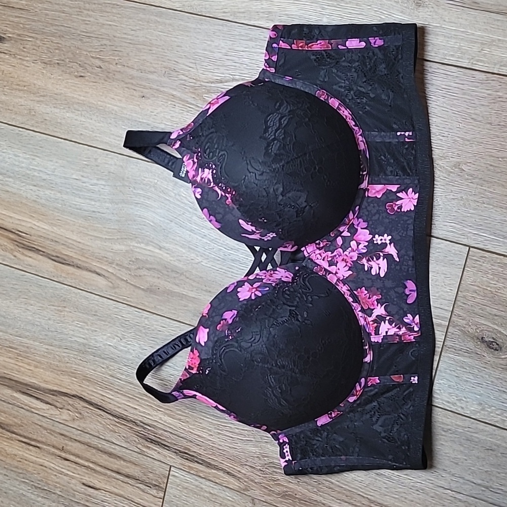 Black & Pink Floral Lace Longline Bra